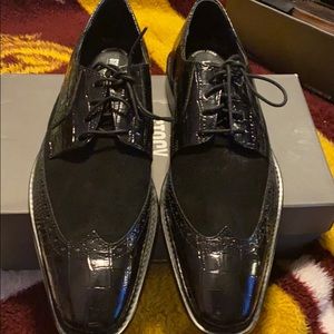 Men's dress shoes